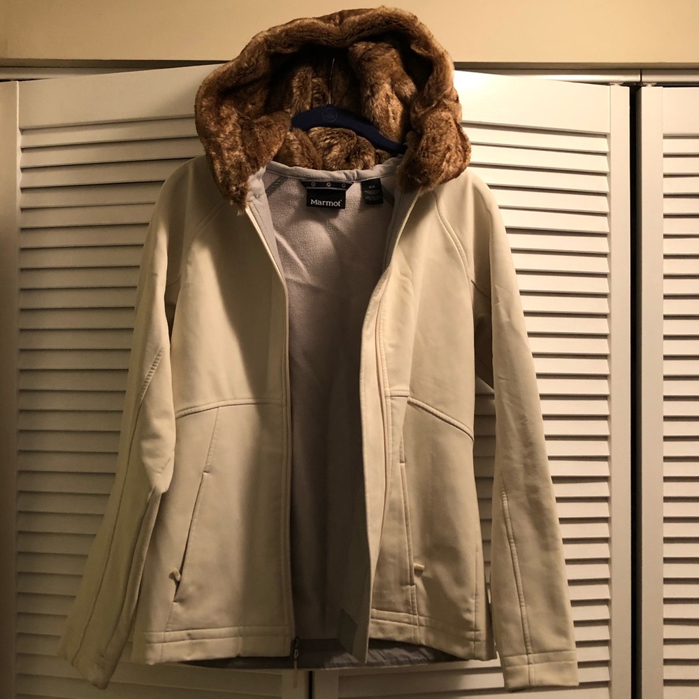 Marmot Women’s Medium Softshell Jacket with Hood